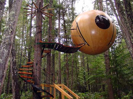 Suspended Spherical Tree House