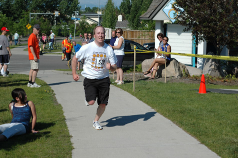 Bryce Meldrum running in the Kid's Hope Ethiopia Triathlon