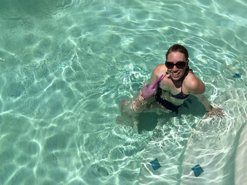 smoothie-in-pool